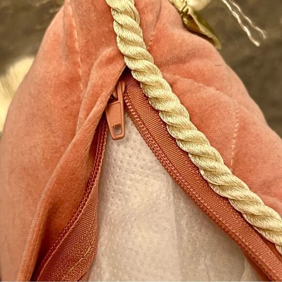 Vtg Handmade Embroidered Needle Point Tapestry Ruffle Tassel Rectangle Pillow - Picture 9 of 12